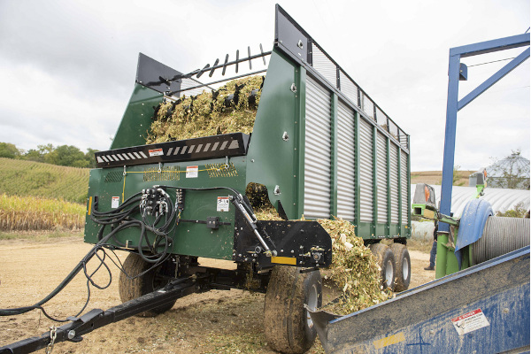 Art's Way | Forage Box | 2100 Series Forage Box for sale at Western Implement, Colorado