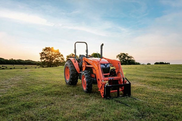 Kubota M7060
